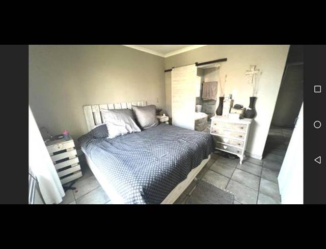 2 BEDROOM HOUSE FOR SALE IN ROOIHUISKRAAL NORTH